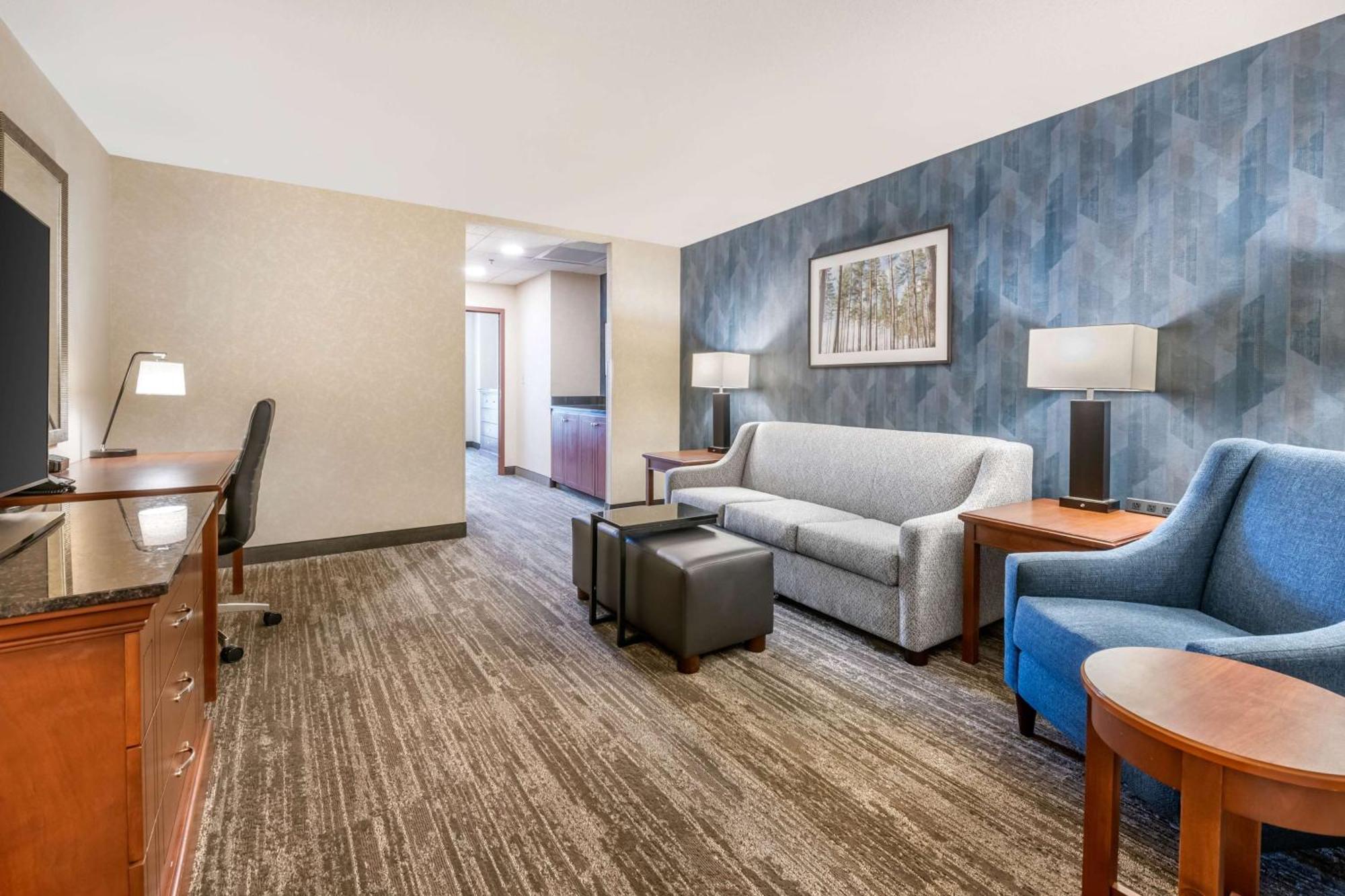 Drury Plaza Hotel Валдоста Екстериор снимка