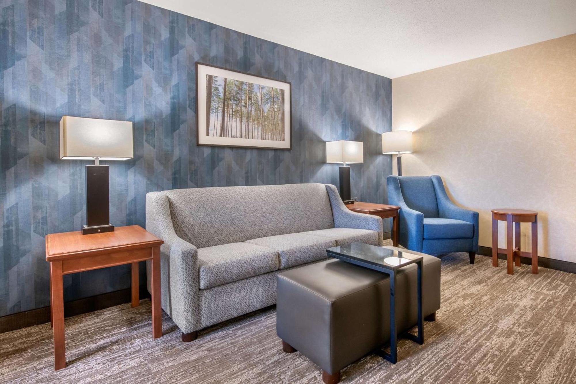 Drury Plaza Hotel Валдоста Екстериор снимка